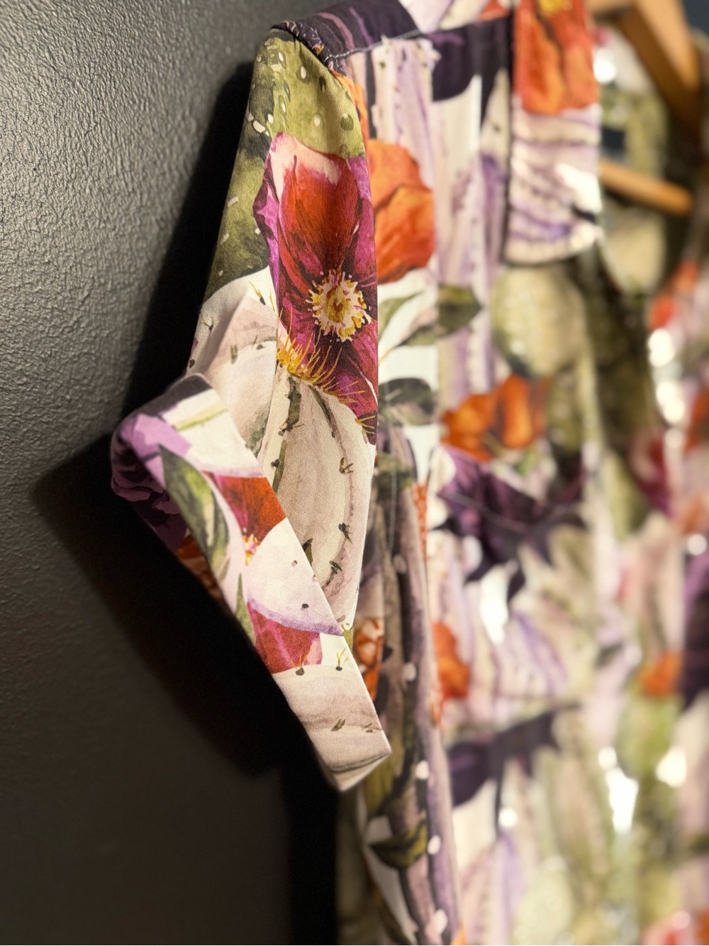 Wildfang Empower Short Sleeve Shirt in Cactus Floral - Picture 4 of 16